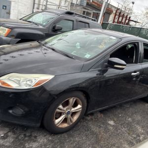 FORD FOCUS SE - 2
