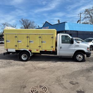 FORD E-450 CUTAWAY - 10