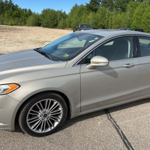FORD FUSION SE - 2