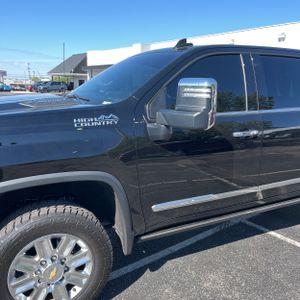 CHEVROLET SILVERADO 2500HD HIGH COUNTRY - 2