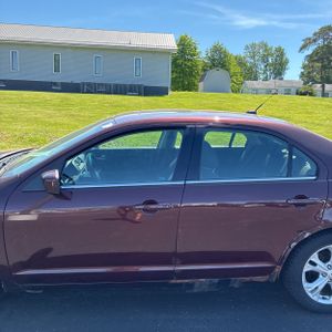 FORD FUSION SE - 4