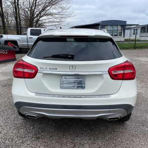 MERCEDES-BENZ GLA - 4