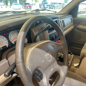 صورة مصغرة 57 لـ 2002 Dodge RAM 1500 ST