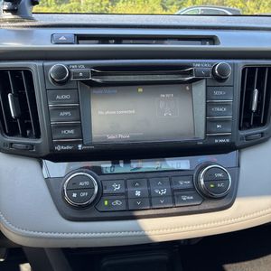 صورة 34 لـ 2016 Toyota RAV4 XLE
