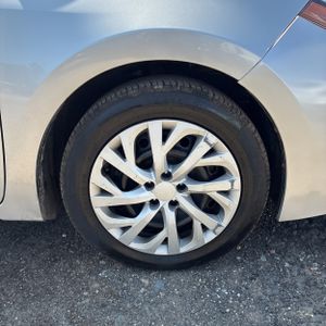 2017 Toyota COROLLA LE 缩略图 20