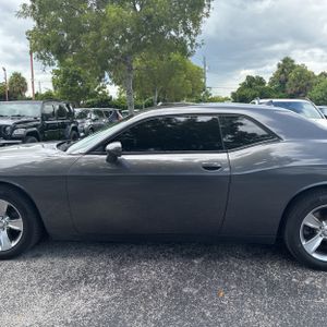 2019 Dodge CHALLENGER SXT — фото 4