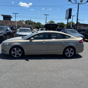 FORD FUSION SE - 3