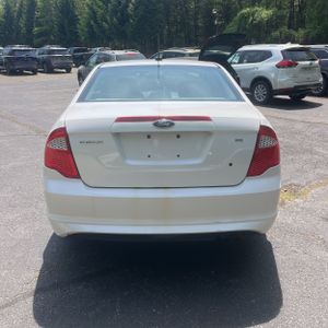 FORD FUSION SE - 4