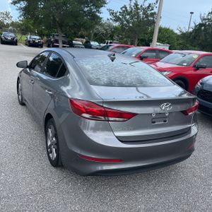 2018 Hyundai ELANTRA SEL — фото 5