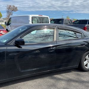 DODGE CHARGER SE - 4