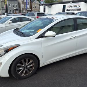 HYUNDAI ELANTRA SE - 2