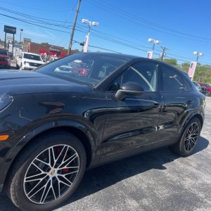 PORSCHE CAYENNE S - 2