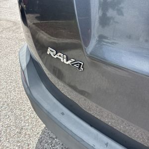 صورة 51 لـ 2015 Toyota RAV4 XLE