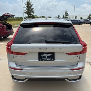 صورة 7 لـ 2024 Volvo XC60 B5 PLUS DARK THEME