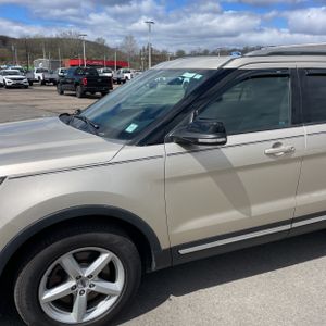 FORD EXPLORER XLT - 2
