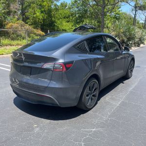 TESLA MODEL Y LONG RANGE - 8