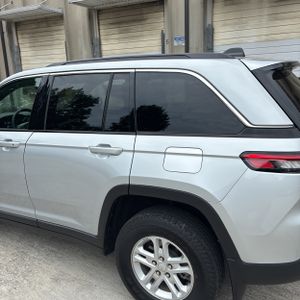 صورة 6 لـ 2024 JEEP GRAND CHEROKEE LAREDO