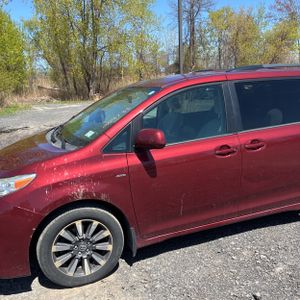 TOYOTA SIENNA - 2