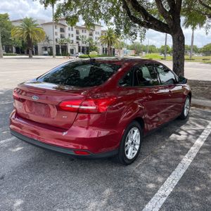 FORD FOCUS SE - 8