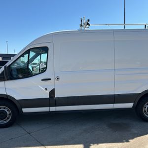 FORD TRANSIT 150 - 4