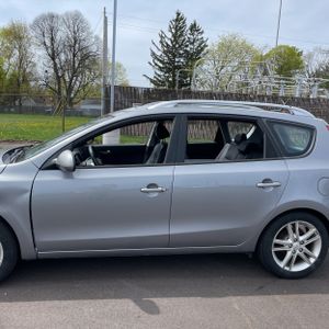 HYUNDAI ELANTRA TOURING SE - 3