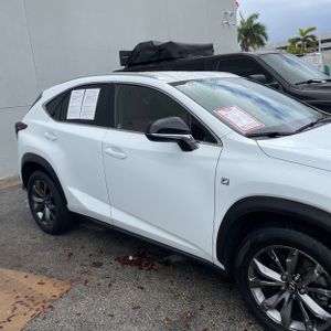 LEXUS NX 300 F SPORT - 10