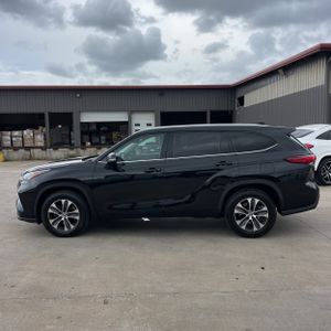 صورة 3 لـ 2020 Toyota HIGHLANDER XLE