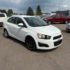 2015 Chevrolet SONIC LS — миниатюра 12