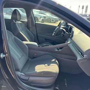 2025 Hyundai ELANTRA SE — миниатюра 32