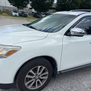 2014 Nissan PATHFINDER SV — фото 2