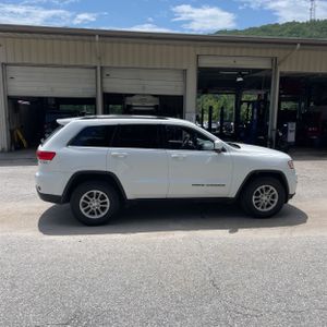 صورة 10 لـ 2018 JEEP GRAND CHEROKEE LAREDO E