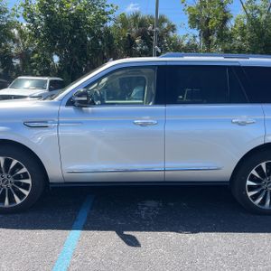 LINCOLN NAVIGATOR SELECT - 4