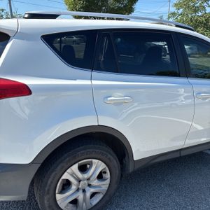 2014 Toyota RAV4 LE — фото 9