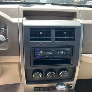 2012 JEEP LIBERTY SPORT 照片 36