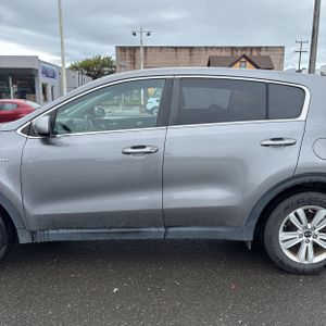 KIA SPORTAGE LX - 4