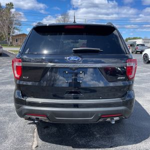 FORD EXPLORER XLT - 7