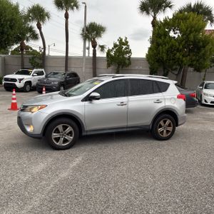 صورة 3 لـ 2015 Toyota RAV4 XLE