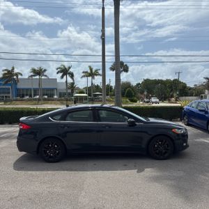 FORD FUSION SE - 10