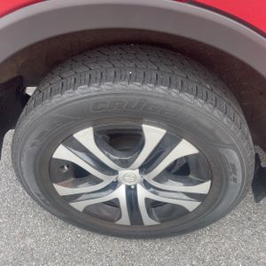 2017 Toyota RAV4 LE — миниатюра 19