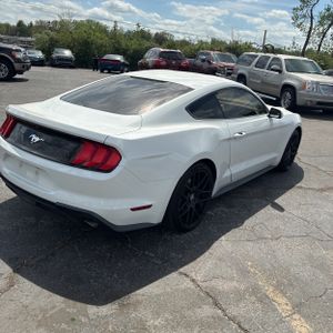 FORD MUSTANG ECOBOOST - 8