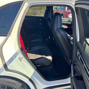 صورة 39 لـ 2021 Porsche CAYENNE GTS
