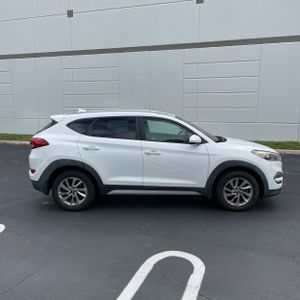 HYUNDAI TUCSON SEL - 10