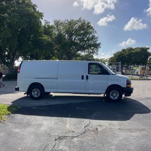 CHEVROLET EXPRESS 3500 - 10