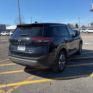 NISSAN ROGUE SV - 8