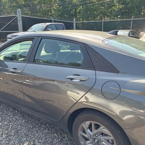 2024 Hyundai ELANTRA SEL 照片 6