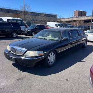 LINCOLN TOWN CAR EXECUTIVE - 3