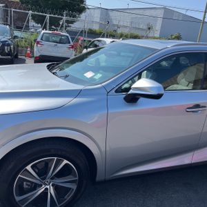 صورة 2 لـ 2023 Lexus RX 350 PREMIUM