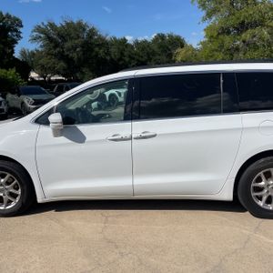 صورة 4 لـ 2022 Chrysler PACIFICA TOURING L