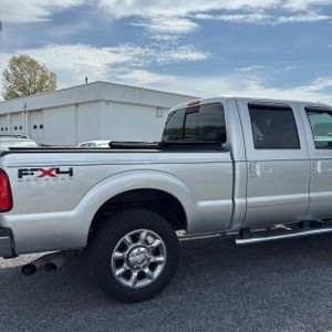 FORD F-250 SUPER DUTY LARIAT - 8
