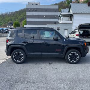 JEEP RENEGADE TRAILHAWK - 10